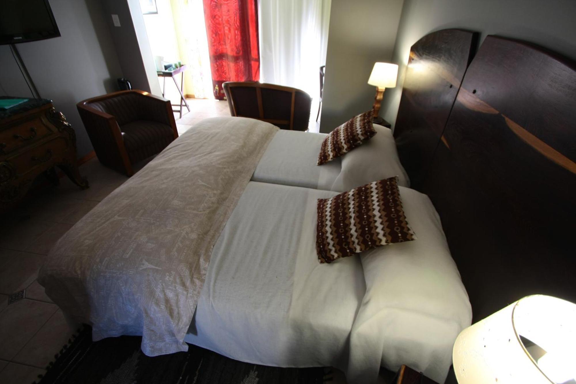 Lagoon Lodge Уолфиш-Бей Экстерьер фото
