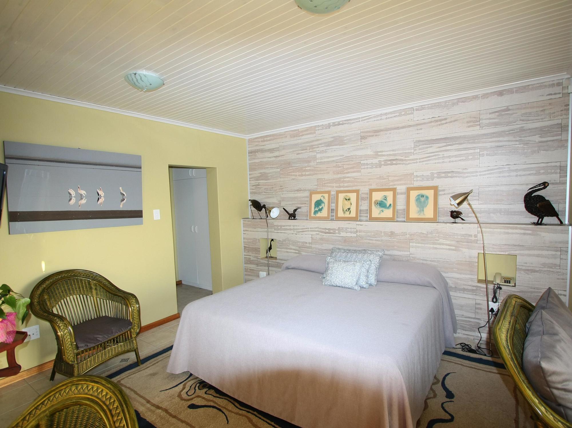 Lagoon Lodge Уолфиш-Бей Экстерьер фото