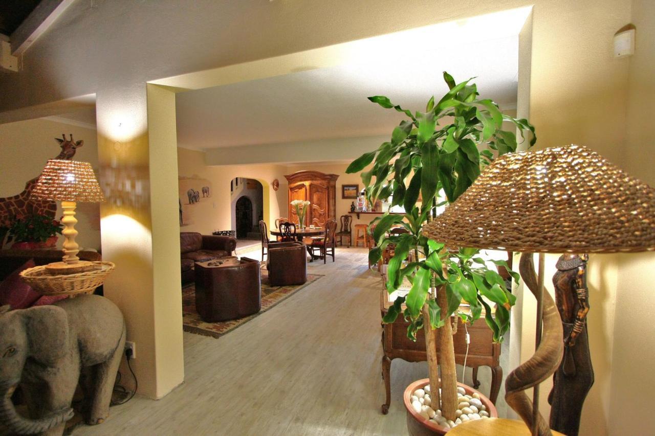 Lagoon Lodge Уолфиш-Бей Экстерьер фото