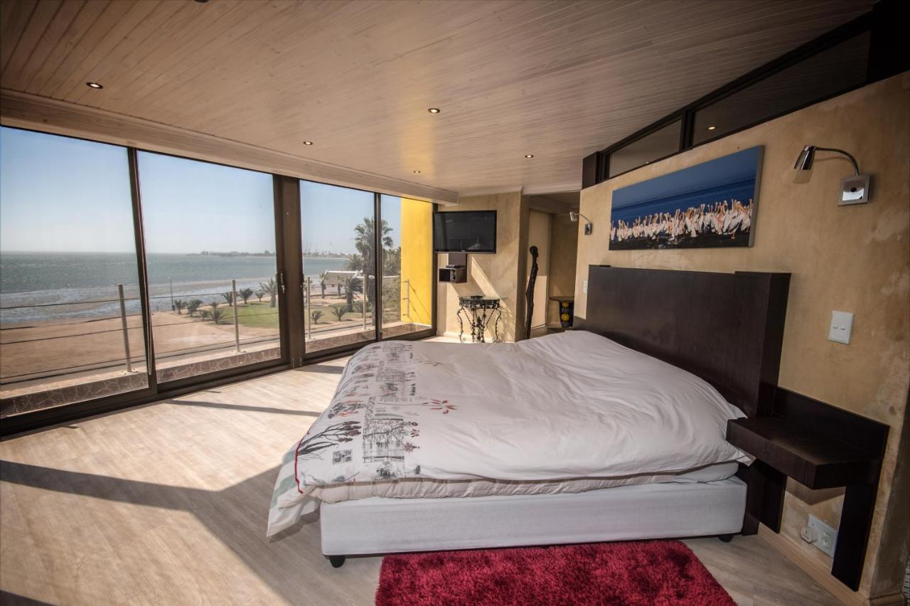 Lagoon Lodge Уолфиш-Бей Экстерьер фото